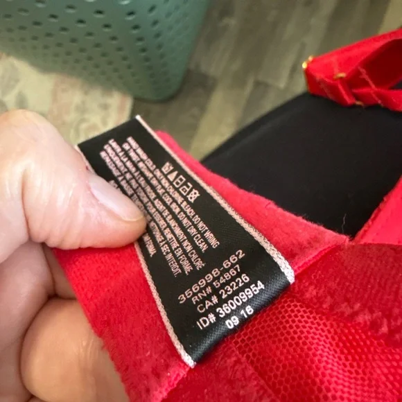 Victoria’s Secret Very Sexy Push-Up Lace Bra Red 36DDD Underwire Plunge Lingerie - Picture 5 of 11
